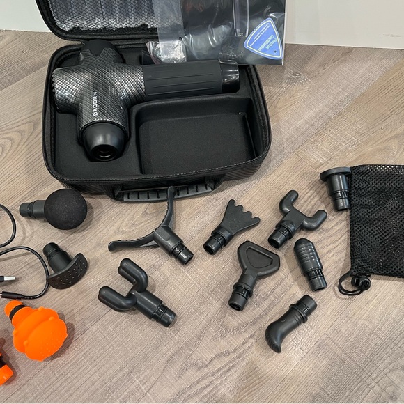 Dacorm Massage Gun Set with Case - Picture 2 of 3